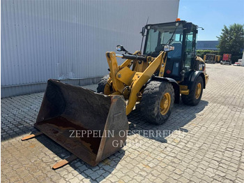 Gumikerekes homlokrakodó CATERPILLAR 906H