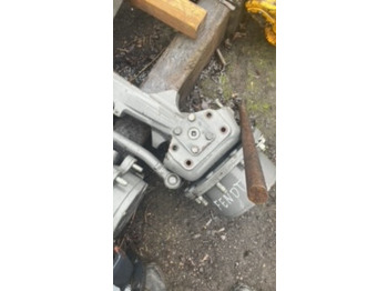 Tengely és alkatrészek - Mezőgazdasági gépek Fendt 716 / 718 zwolnica zwrotnica części most napędowy: 2 kép. Tengely és alkatrészek - Mezőgazdasági gépek Fendt 716 / 718 zwolnica zwrotnica części most napędowy: 2 kép.