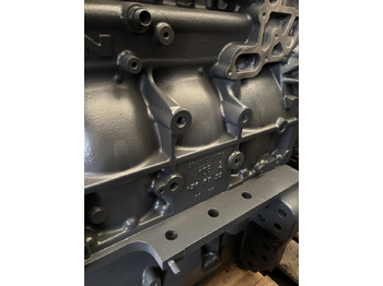 Motorblokk - Mezőgazdasági gépek Fendt 936 Gen 7 Silnik D1556LE523 Blok Silnika H218PF150269A: 5 kép.