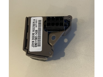 Elektromos rendszer - Mezőgazdasági gépek JOHN DEERE - sterownik RE572079: 2 kép. Elektromos rendszer - Mezőgazdasági gépek JOHN DEERE - sterownik RE572079: 2 kép.