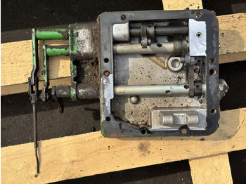 Sebességváltó kar - Mezőgazdasági gépek John Deere 6630 Zespół Zmiany Biegów L167547: 2 kép. Sebességváltó kar - Mezőgazdasági gépek John Deere 6630 Zespół Zmiany Biegów L167547: 2 kép.