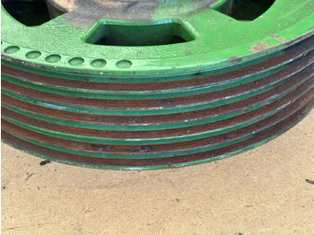 Karosszéria és külső - Mezőgazdasági gépek John Deere 8600 Koło napędowe głowicy tnącej HXE58645: 4 kép. Karosszéria és külső - Mezőgazdasági gépek John Deere 8600 Koło napędowe głowicy tnącej HXE58645: 4 kép.