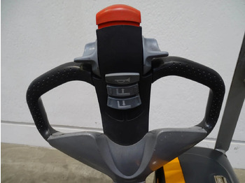 Kézi raklapemelő STILL EXU16: 3 kép. Kézi raklapemelő STILL EXU16: 3 kép.