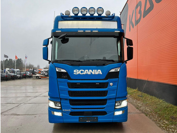Nyergesvontató Scania R 540 6x4 RETARDER: 2 kép. Nyergesvontató Scania R 540 6x4 RETARDER: 2 kép.