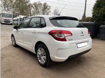 Hatchback Citroen C4: 3 kép.