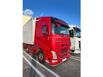 Nyergesvontató Volvo FH 460: 2 kép.
