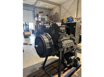 Új Sebességváltó Komatsu Grader GD825A-2 WA500-6: 5 kép. Új Sebességváltó Komatsu Grader GD825A-2 WA500-6: 5 kép.