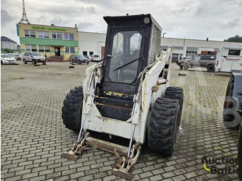 Mini homlokrakodó BOBCAT