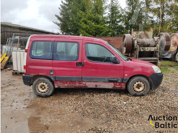 Kis furgon Citroën Berlingo: 3 kép.