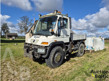 Billenőplatós teherautó UNIMOG U400