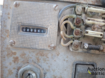 Lánctalpas kotró Onbekend EO-4225A: 4 kép.