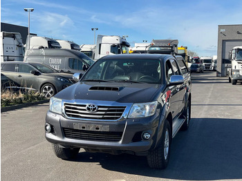 Autó TOYOTA Hilux