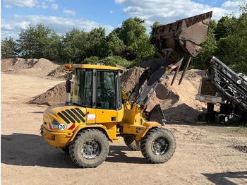 Gumikerekes homlokrakodó VOLVO L30B