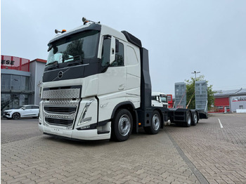 Autószállító teherautó Volvo Arbeitsbühnen Baumaschinentransporter mit Rampen: 4 kép.