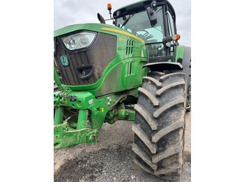 Traktor JOHN DEERE 6150 M: 3 kép. Traktor JOHN DEERE 6150 M: 3 kép.