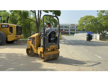 Henger CATERPILLAR CB14B