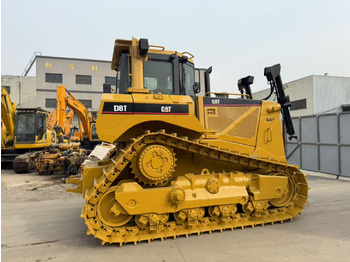 Buldózer CATERPILLAR D8T