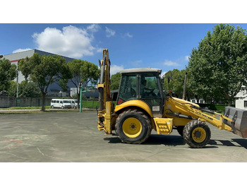 Kotrórakodó CNH LB95B-4PT: 3 kép.