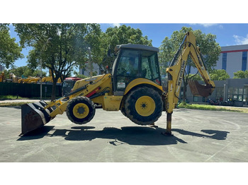 Kotrórakodó CNH LB95B-4PT: 4 kép.