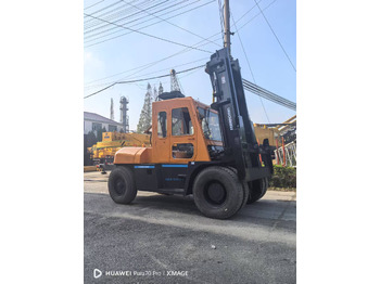 Dízel targonca TCM FD100: 4 kép.