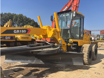 Gréder XCMG GR180: 4 kép. Gréder XCMG GR180: 4 kép.