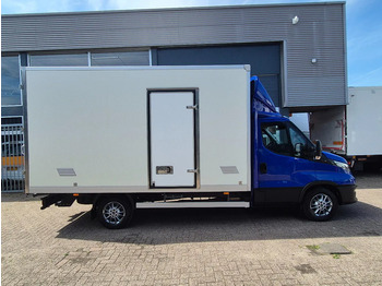 Dobozos kisteherautó Iveco Daily 35S18 3.0D Koffer/ Xenon/ Airco: 2 kép.