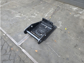 Gyorscsatlakozó - Mezőgazdasági gépek kopplaat lehnhof ms10 adaptor plate lehnhof ms10: 2 kép. Gyorscsatlakozó - Mezőgazdasági gépek kopplaat lehnhof ms10 adaptor plate lehnhof ms10: 2 kép.