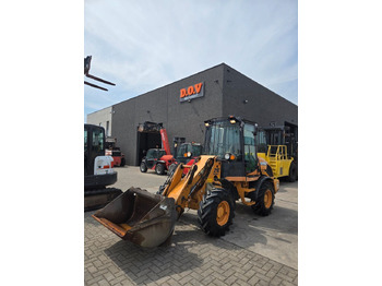 Gumikerekes homlokrakodó CASE