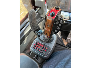 Fakitermelő gép Komatsu 901: 3 kép.