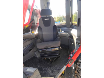 Fakitermelő gép Komatsu 901XC: 4 kép. Fakitermelő gép Komatsu 901XC: 4 kép.