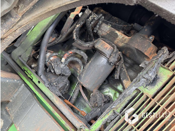 Traktor John Deere 6400 4RM: 5 kép. Traktor John Deere 6400 4RM: 5 kép.