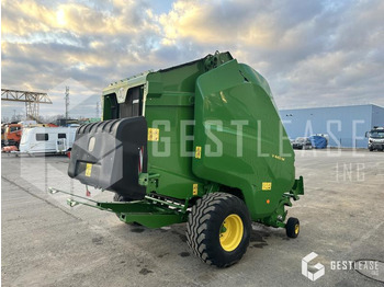 Bálázó John Deere V461M: 3 kép.