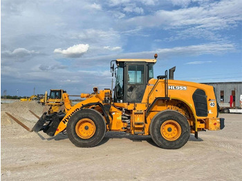Gumikerekes homlokrakodó Hyundai HL 955: 5 kép.
