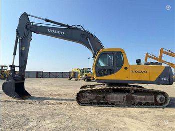 Lánctalpas kotró Volvo EC 240 LC: 2 kép.