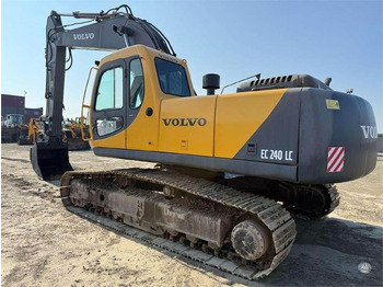 Lánctalpas kotró Volvo EC 240 LC: 3 kép.