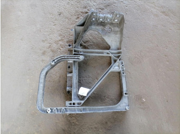 Univerzális alkatrész - Teherautó Volvo Mudguard bracket 21341500: 2 kép.