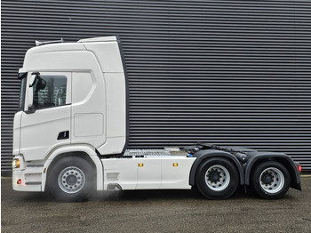 Nyergesvontató Scania R580 / V8 / FULL AIR / 6X2 / RETARDER / BOOGIE: 2 kép.