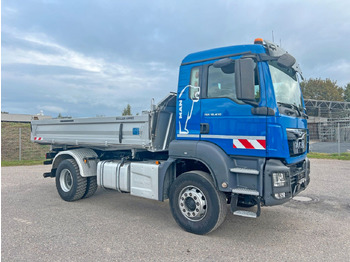 Billenőplatós teherautó MAN