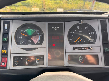 Ponyvás kisteherautó MAN 8.140 4X2 Pritsche Plane Original Km: 2 kép. Ponyvás kisteherautó MAN 8.140 4X2 Pritsche Plane Original Km: 2 kép.