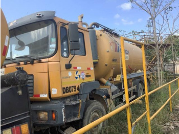 Tartályos teherautó MAN 33.364