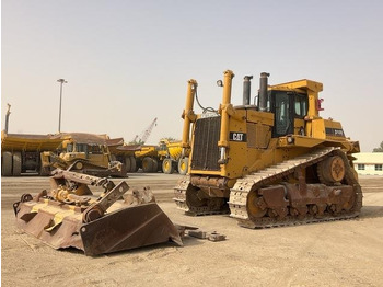 Buldózer CATERPILLAR