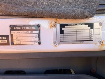 Hóeltakarító gép Renault Kerax 430DXI: 5 kép. Hóeltakarító gép Renault Kerax 430DXI: 5 kép.