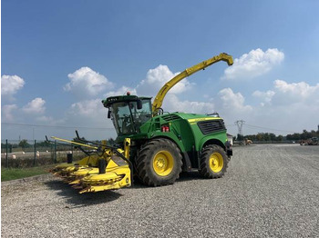 Önjáró szecskázógép JOHN DEERE