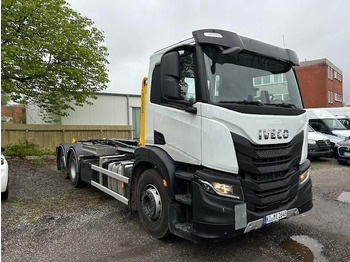Horgos rakodó teherautó IVECO X-WAY