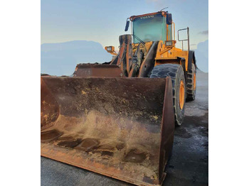 Gumikerekes homlokrakodó VOLVO L150E