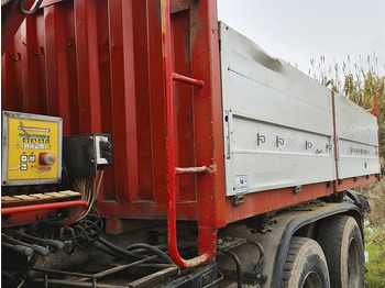 Platós felépítmény