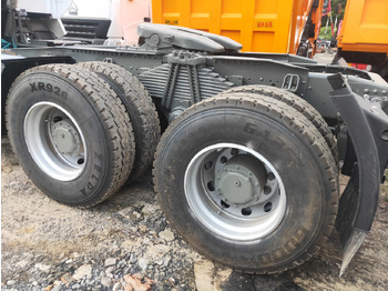 Nyergesvontató Sinotruk HOWO A7 6*4 Tractor: 4 kép.