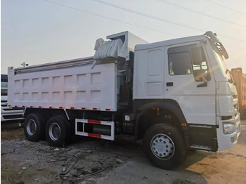 Billenőplatós teherautó SINOTRUK HOWO