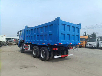 Billenőplatós teherautó Sinotruk HOWO 6x4: 4 kép.