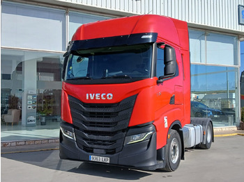 Nyergesvontató IVECO